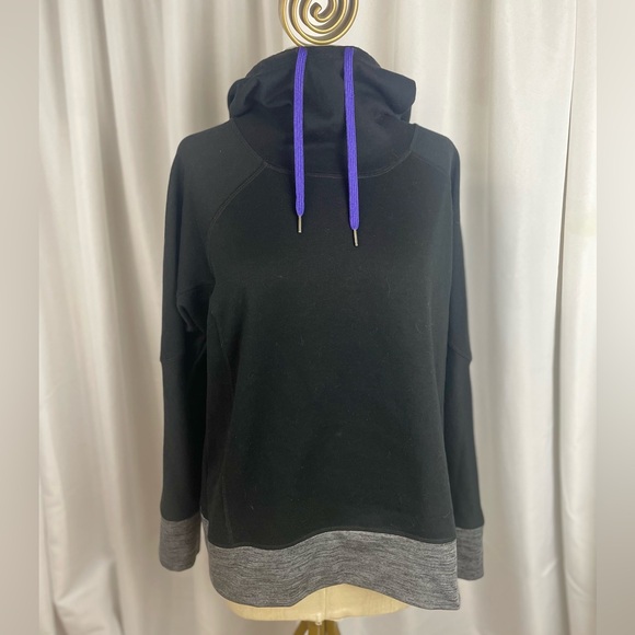 Denver Hayes Women's XL Athletic Pullover Hoodie - Picture 5 of 10